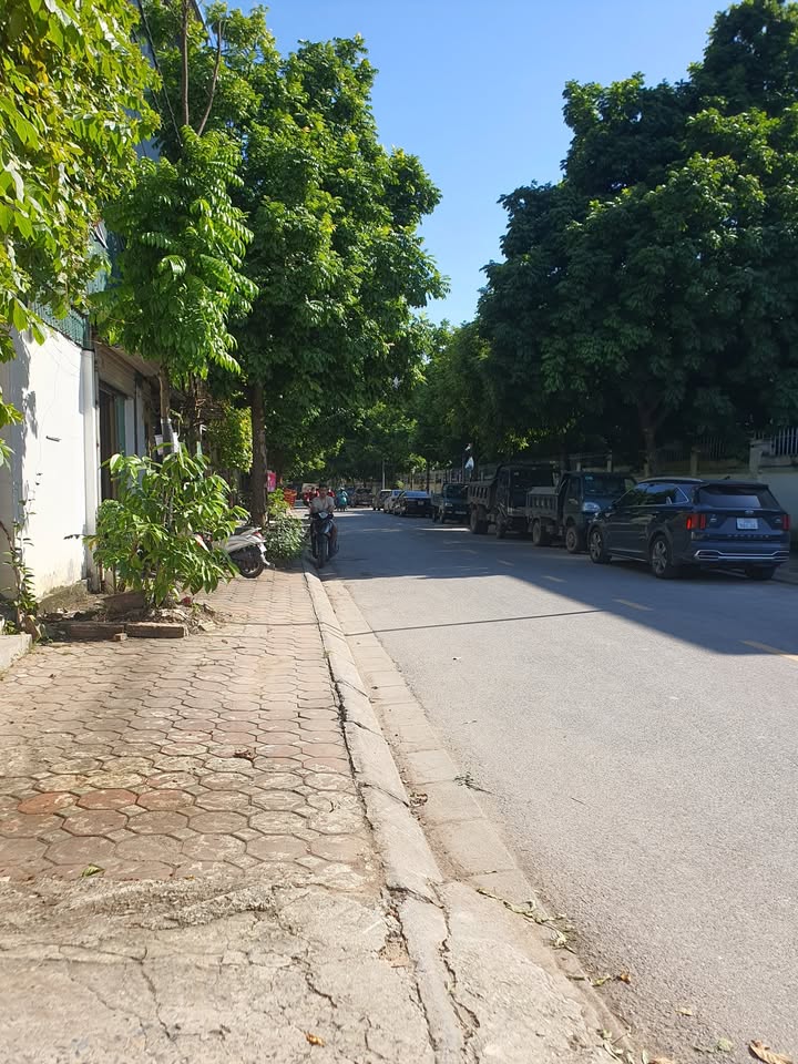 Đất lô góc Phúc Lợi 45m² - Mặt tiền rộng, kinh doanh thuận lợi!