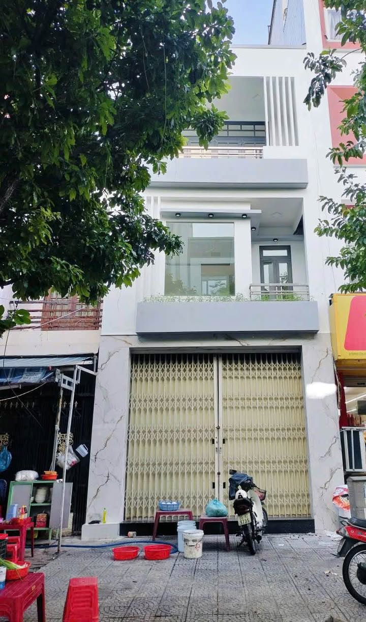 Nhà 3 tầng mặt tiền Lê Thanh Nghị, Hải Châu, 71m² - Cho thuê kinh doanh sạch sẽ!
