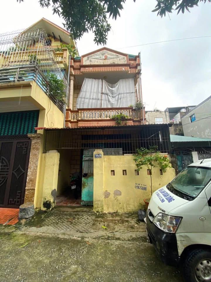 Nhà 2 tầng phố Bào Ngoại, Đông Hương, Thanh Hóa 62m² giá 2 tỷ - Ô tô tránh nhau