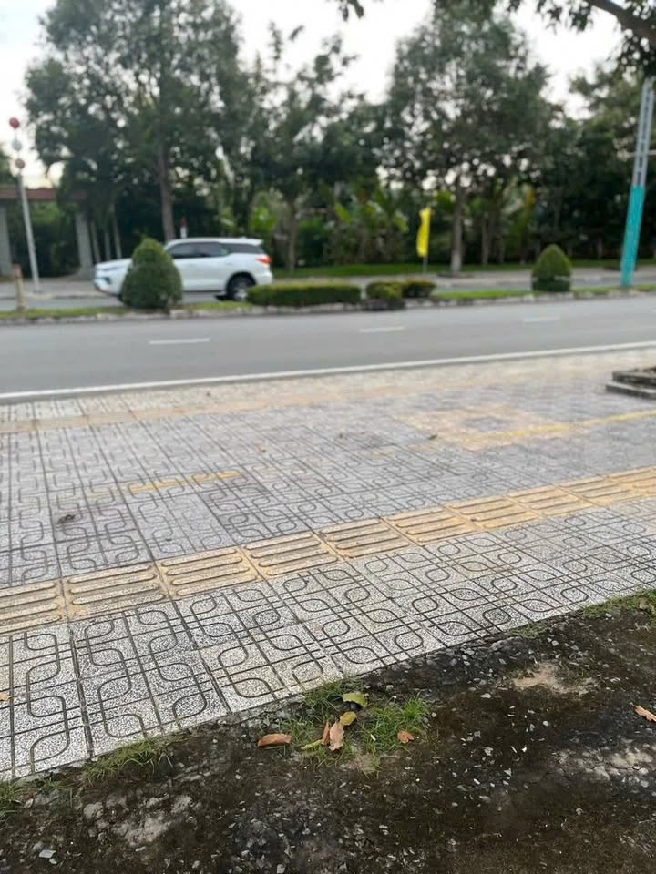 Đất mặt tiền đường Nguyễn Văn Nguyễn, Vĩnh Long 300m² - Vị trí kinh doanh cực đẹp!