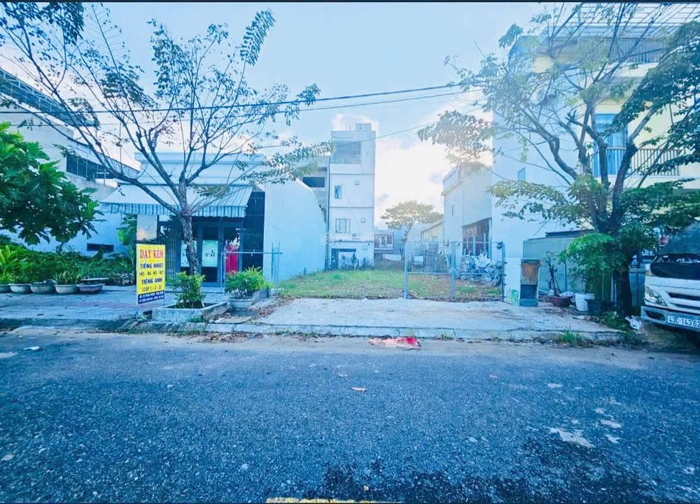 Đất nền đường Phan Triêm, quận Cẩm Lệ, Đà Nẵng 102m² - Giá 6.1 tỷ, vị trí đẹp gần sân bóng!