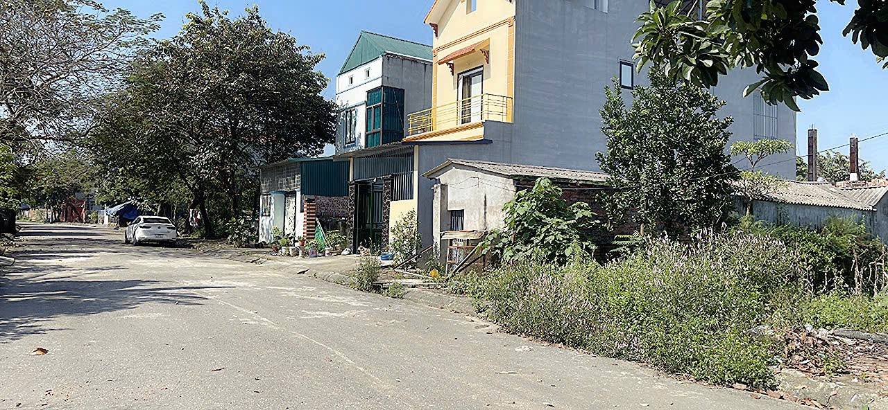 Đất thổ cư 300m² Phú Cát - Quốc Oai, Hà Nội - Ô tô tránh, giá thỏa thuận!