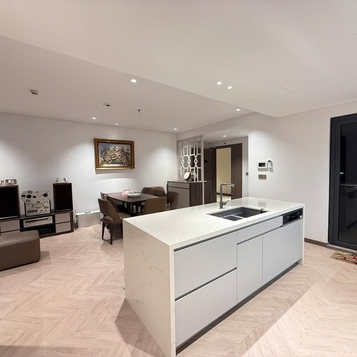 Căn hộ 2PN 83m² tại 6th Element Nguyễn Văn Huyên giá 9 tỷ - Full nội thất, sẵn sàng vào ở!