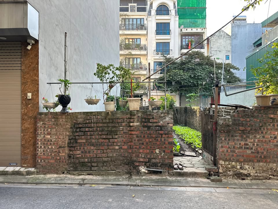 Đất Tái Định Cư Thạch Bàn 65m² giá 10.8 tỷ - Ô tô tránh thoải mái!