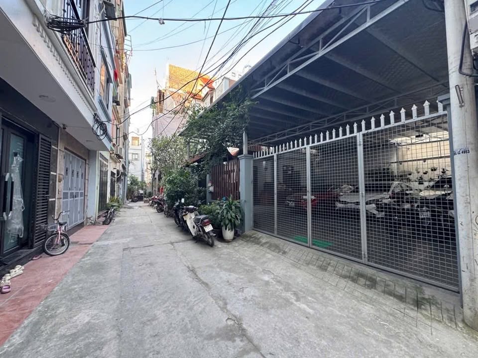 Nhà 7 tầng Ngọc Thụy 52m² giá 15 tỷ - Ô tô vào nhà, full nội thất!