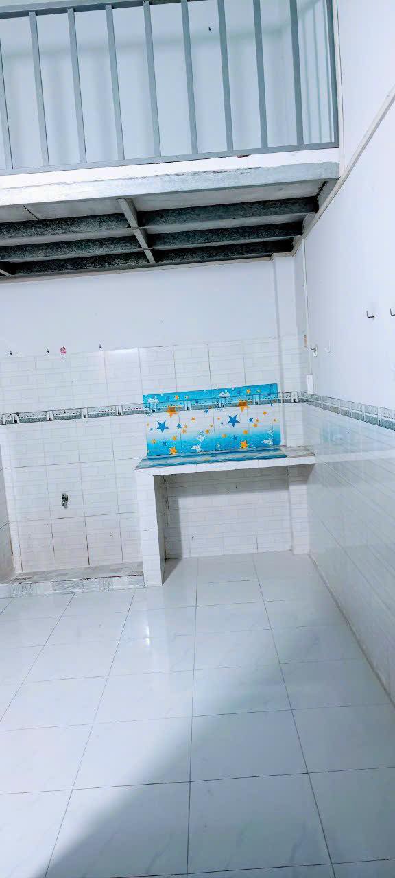 Phòng trọ cho thuê tại Đức Hòa 16m² giá 1.4 triệu - Yên tĩnh, thoáng mát!