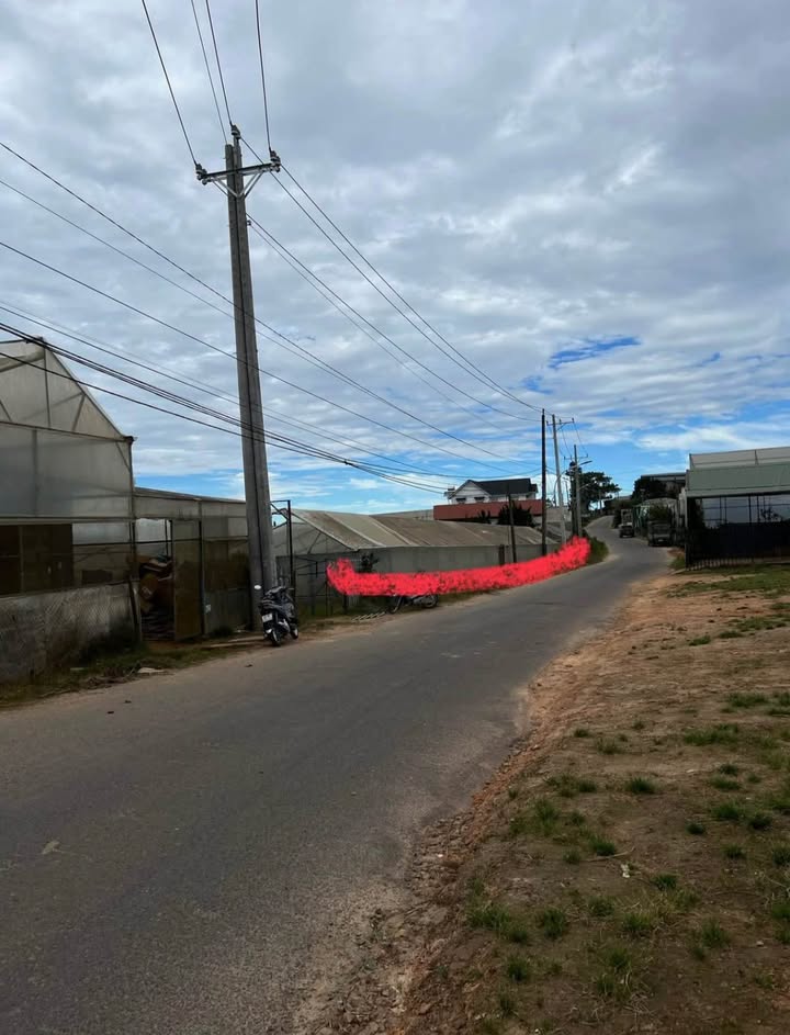 Đất nền mặt tiền Nguyễn Hoàng, phường Langbiang, Đà Lạt 200m² - Giá chỉ 1.6 tỷ!