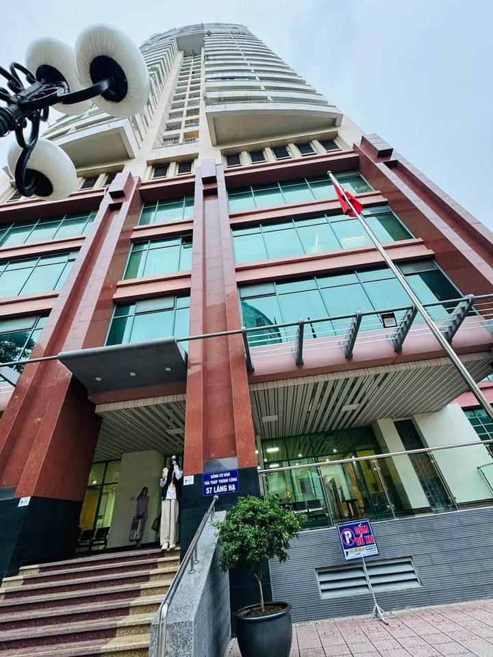 Căn hộ chung cư 57 Láng Hạ 142m² giá 13,39 tỷ - View hồ Hoàng Cầu sang trọng!