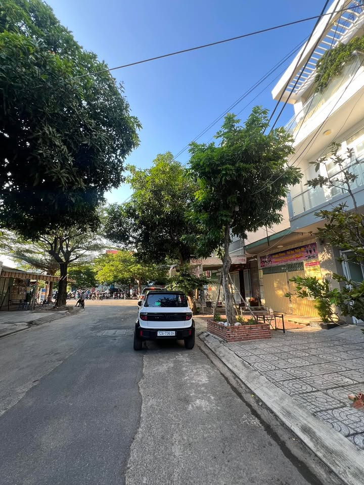 Cho thuê mặt bằng góc 2 mặt tiền đường Bến Đình 3 - Diện tích 220m², Giá 14 triệu/tháng, Kinh doanh tự do!