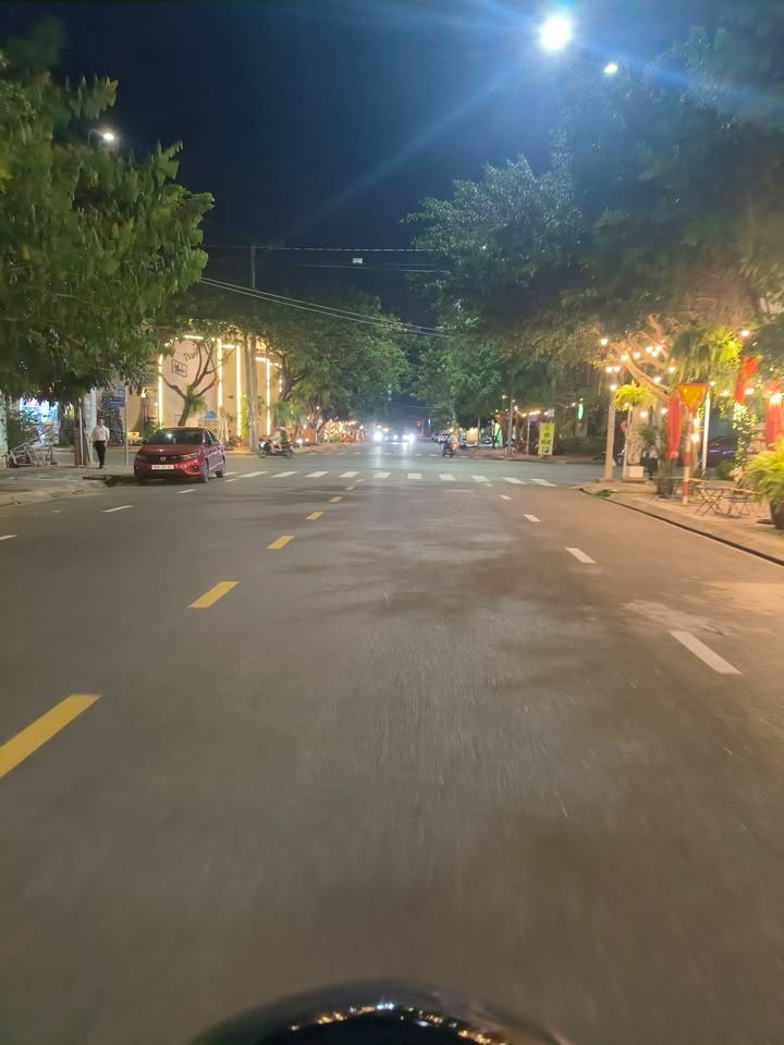 Đất thổ cư mặt tiền kinh doanh Đào Tấn 297m² giá 14.3 tỷ - Cơ hội đầu tư hấp dẫn!