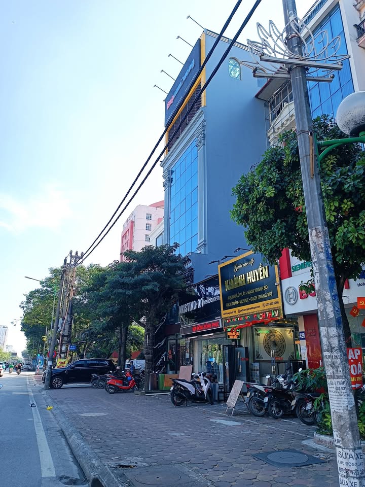 Cho thuê sàn văn phòng mặt phố Hoàng Quốc Việt 92m² giá 30 triệu - Vị trí đẹp, kinh doanh sầm uất!