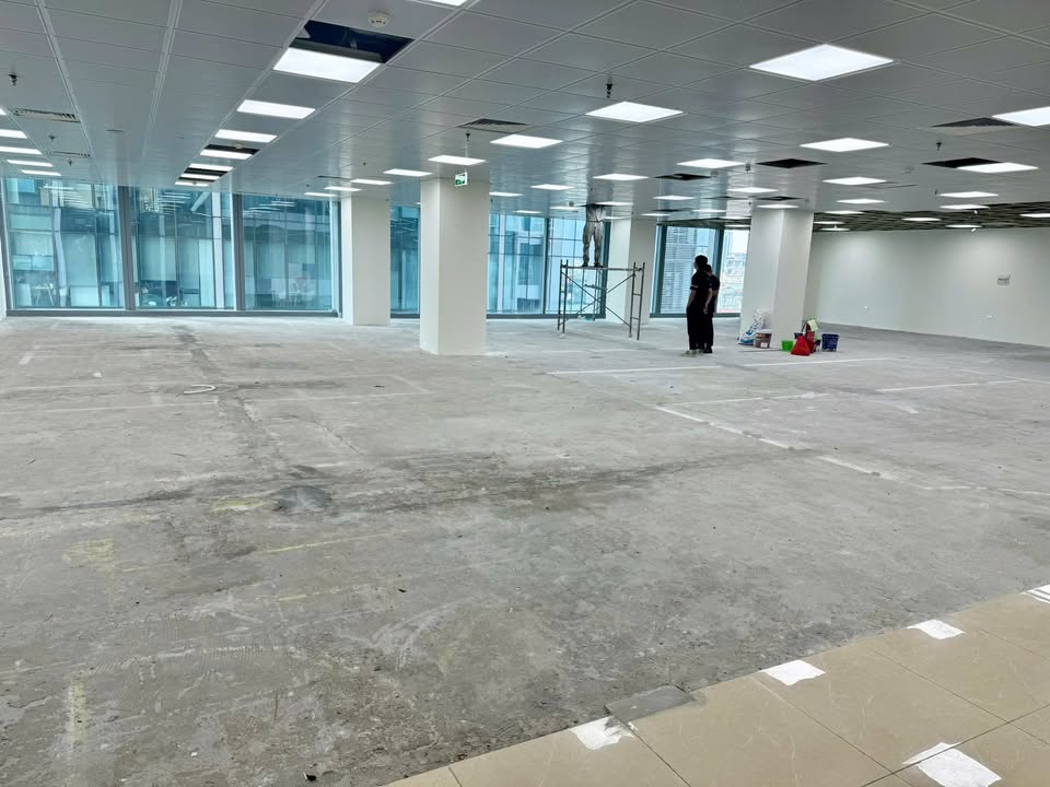 Văn phòng cho thuê tại Hoàng Cầu, Đống Đa, 340m² giá chỉ từ 22-23$/tháng - Vào ngay!