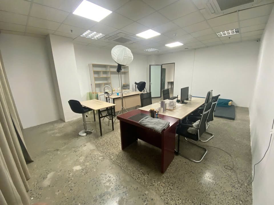 Văn phòng cho thuê 75m² Láng Hạ - Giá 17 triệu/tháng, vị trí đắc địa!