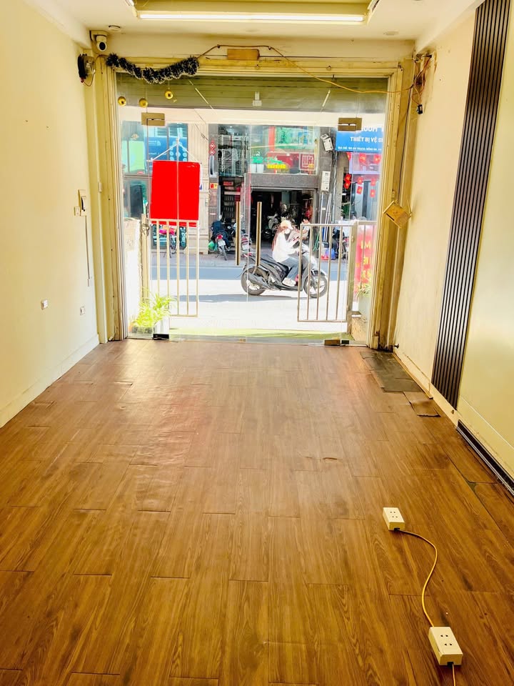 Nhà mặt phố An Trạch, Đống Đa 65m² giá 20 triệu - Thiết kế thông sàn, thuận tiện kinh doanh!