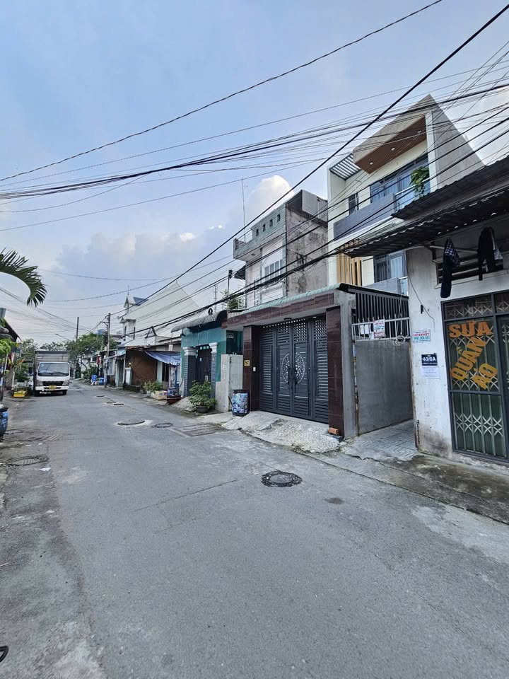 Nhà mặt tiền kinh doanh Dĩ An 148.2m² giá 6.95 tỷ - Gần Vincom, tiện ích đầy đủ!