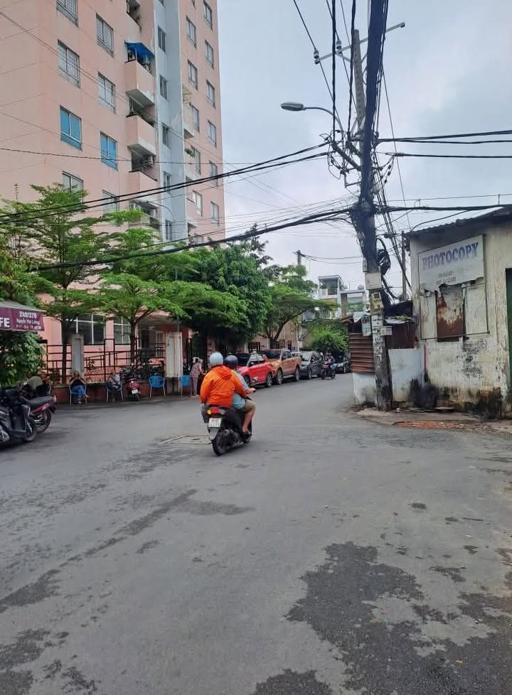 Bán nhà mặt tiền hẻm 240 Nguyễn Văn Luôn, Quận 6 - Diện tích 120m², giá chỉ 12 tỷ!