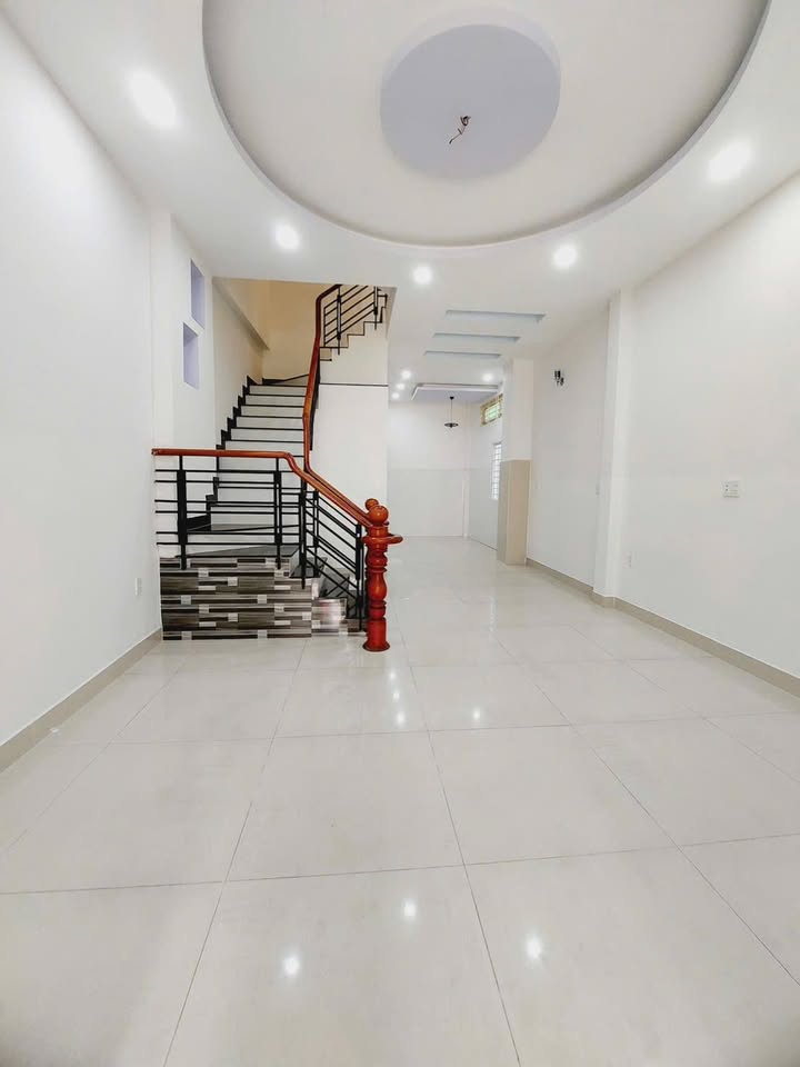 Nhà phố 4 tầng Phường 4, Quận 8 - Giá 9.2 tỷ, cách mặt tiền chỉ 15m!