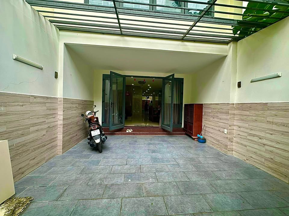 Nhà 5 tầng Hiệp Bình Chánh 90m² giá 14.7 tỷ - Thiết kế hiện đại, gần Gigamall!