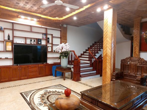 Biệt thự Bách Việt Lake Garden 182m² cho thuê - Nội thất Tân cổ điển đẳng cấp!