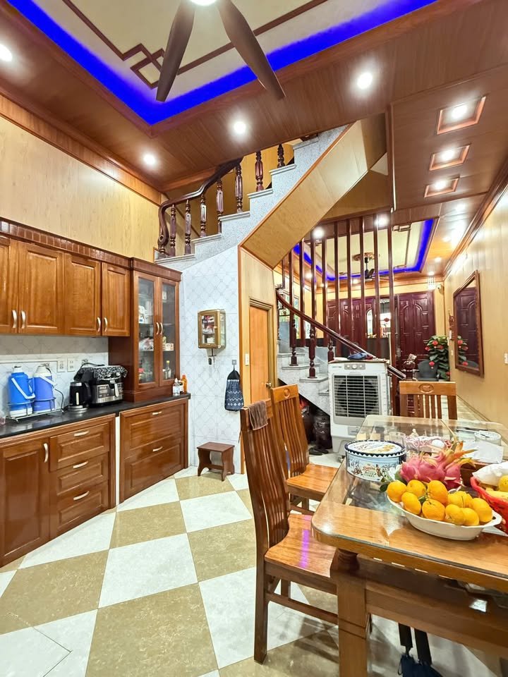 Nhà 2,5 tầng Tiền Phong Thái Bình 64m² giá 2 tỷ - Tiện nghi đầy đủ, vị trí tuyệt vời!