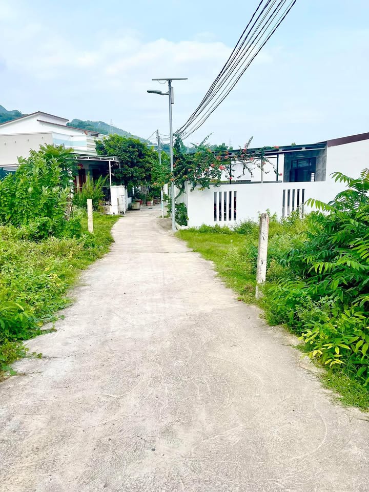 Đất nền Lộc An, Cam Ranh 280.8m² giá 3 tỷ - Tiềm năng đầu tư tốt!