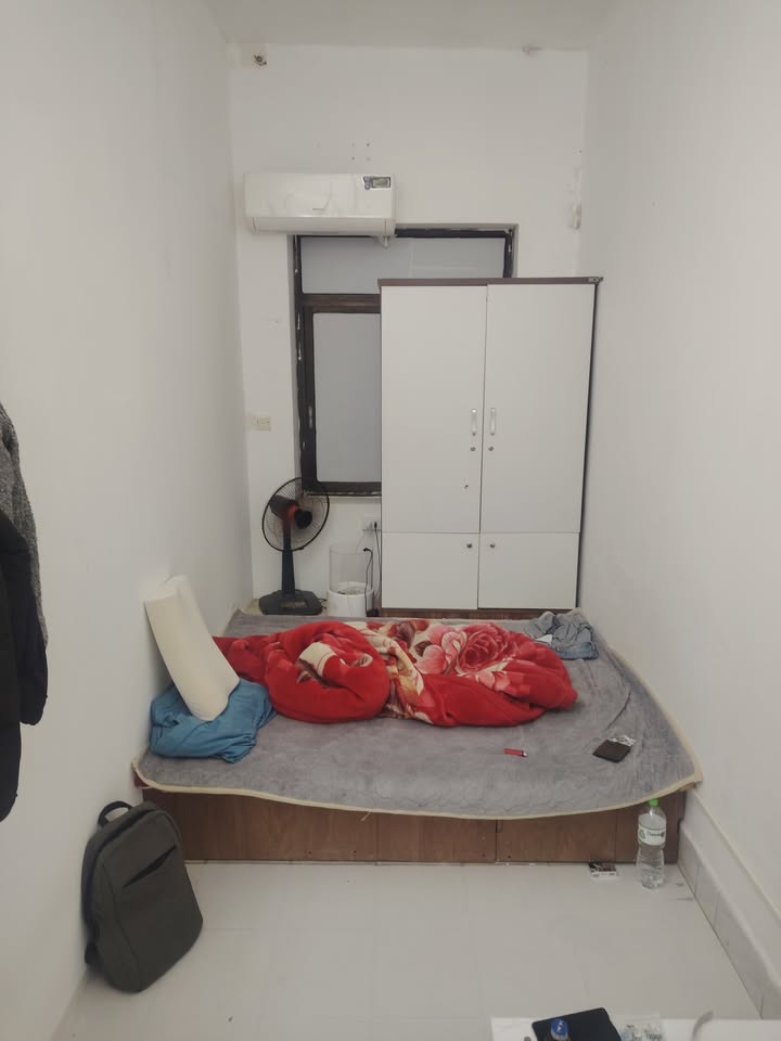 Phòng cho thuê giá rẻ tại Ngõ 109 Nguyễn Sơn, Long Biên - Chỉ 2.2 triệu/tháng!