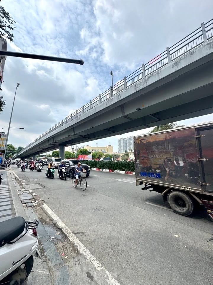 Nhà 4 tầng hẻm 2 mặt đường 3/2, Q.10 giá 8.39 tỷ - Không thể bỏ lỡ!