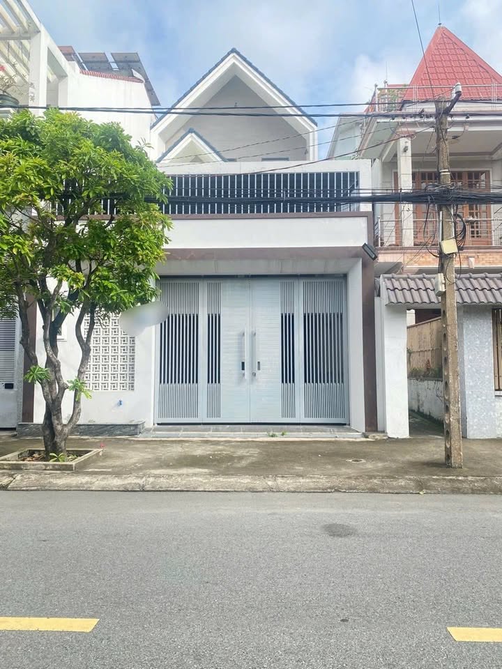 Nhà phố mặt tiền Đường Số Thủ Đức 403m² giá 15.5 tỷ - Phù hợp mở văn phòng