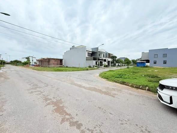 Đất nền hướng Đông tại Tỉnh lộ 2, Hoàn Lão 195m² giá 1.8 tỷ - Cơ hội đầu tư hấp dẫn!