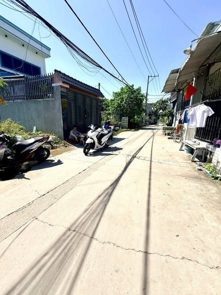 Đất nền Tân Bình, Dĩ An 82.6m² giá 2.05 tỷ - Sổ đỏ chính chủ, xây dựng tự do!