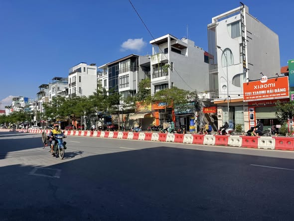 Đất mặt đường Hồ Sen, Dư Hàng, 32.7m² giá 8.66 tỷ - Cơ hội đầu tư tuyệt vời!
