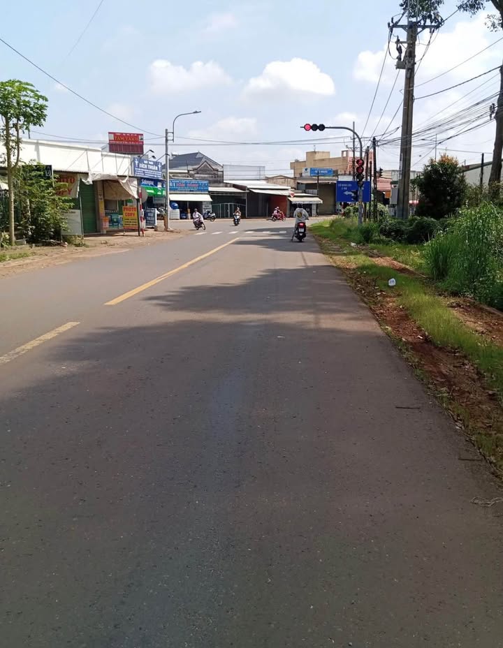 Đất thổ cư 140m² ngay cổng khu Công Nghiệp Bình Lộc - Sổ riêng, giá tốt!