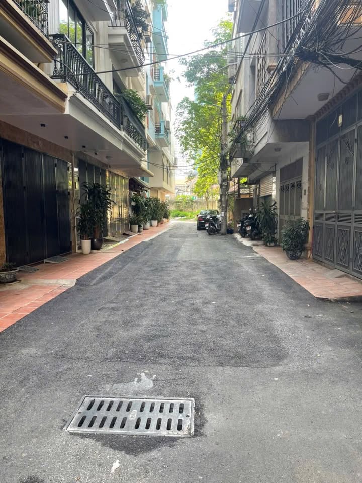 Nhà mặt ngõ ô tô tránh Định Công - 74m² giá 13 tỷ - Kinh doanh sầm uất!