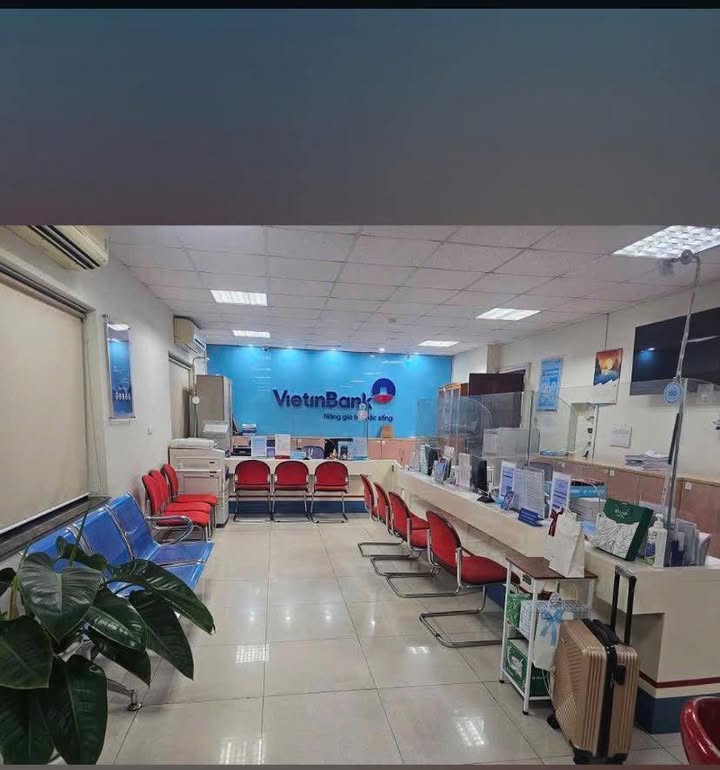 Cho thuê mặt bằng kinh doanh mặt phố Hoàng Hoa Thám, Ba Đình, Hà Nội, 200m² - Vị trí đắc địa cho ngân hàng!