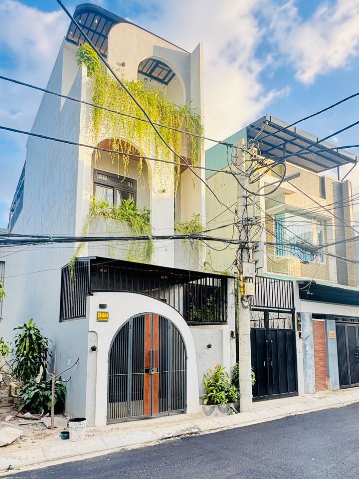 Nhà 3 tầng Nguyễn Chánh, Đà Nẵng 61m² giá 5.3 tỷ - Full nội thất cao cấp, chỉ việc vào ở!