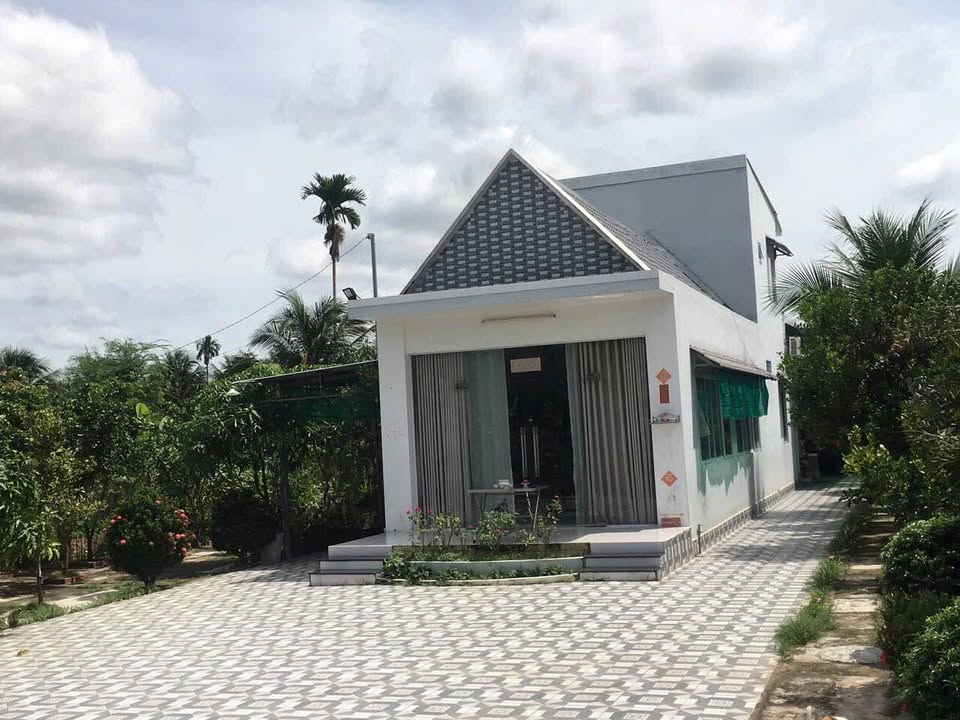 Nhà mặt tiền Quốc Lộ 57B, Phú Túc, 368m² giá 2 tỷ - Cơ hội vàng cho đầu tư!