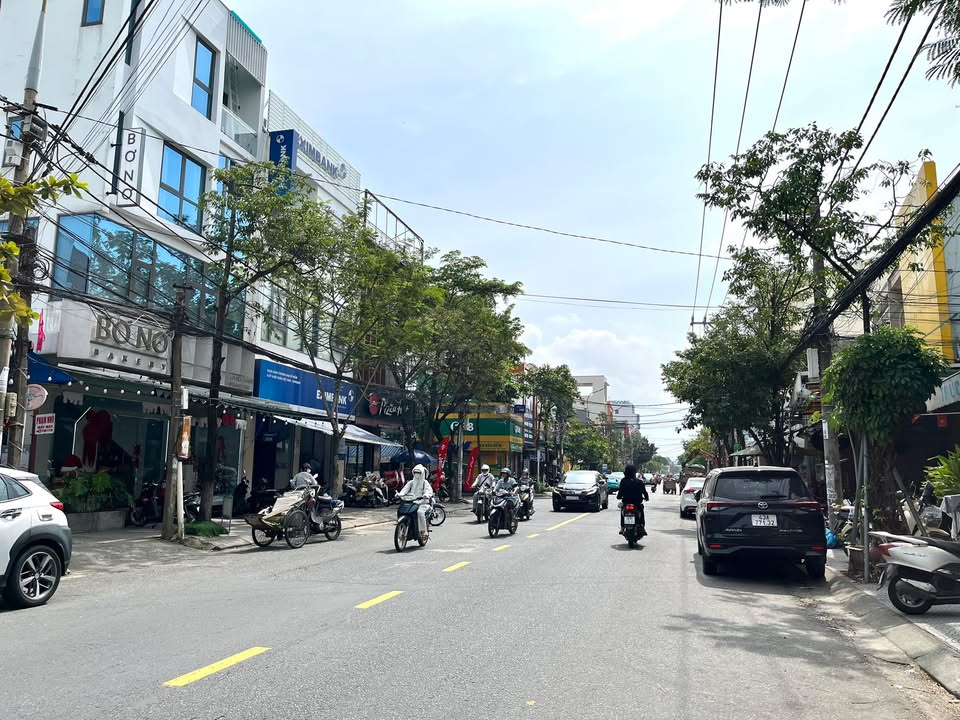 Nhà mặt tiền đường Núi Thành, Hải Châu, Đà Nẵng - 137m², giá 21 tỷ - Đầu tư sinh lời ngay!