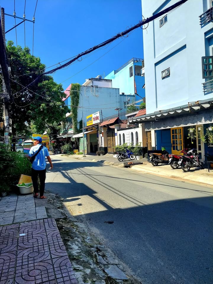 Mặt tiền FrontHouse 80m² quận Tân Phú giá 14.5 tỷ - Kinh doanh sầm uất!