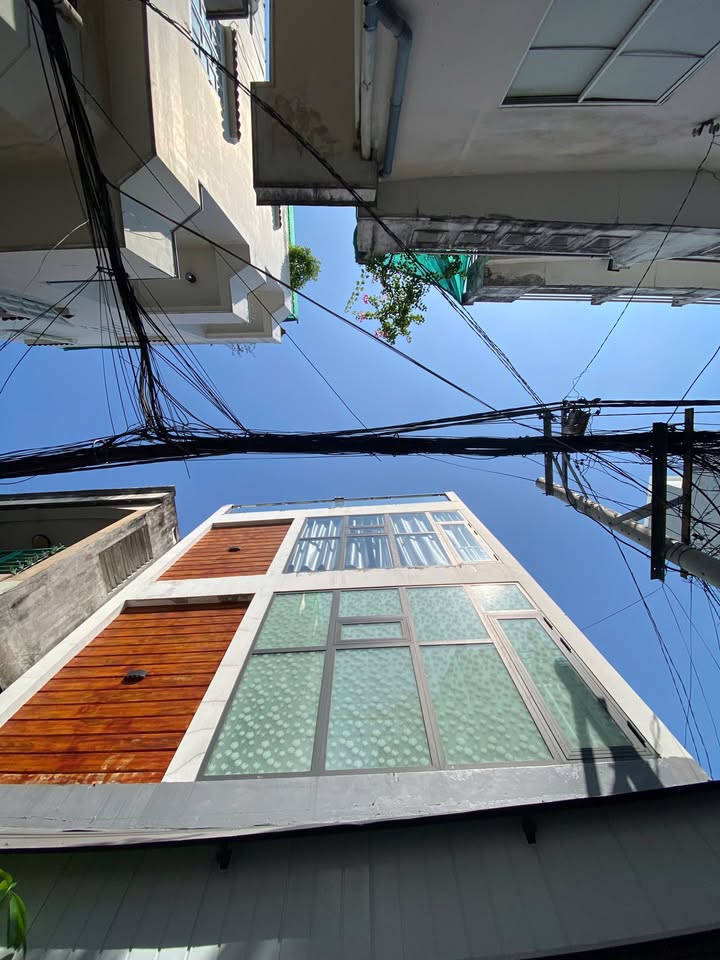 Nhà đẹp cho thuê tại Lê Văn Duyệt, 28m² giá 15 triệu - Phù hợp cho ở và kinh doanh!