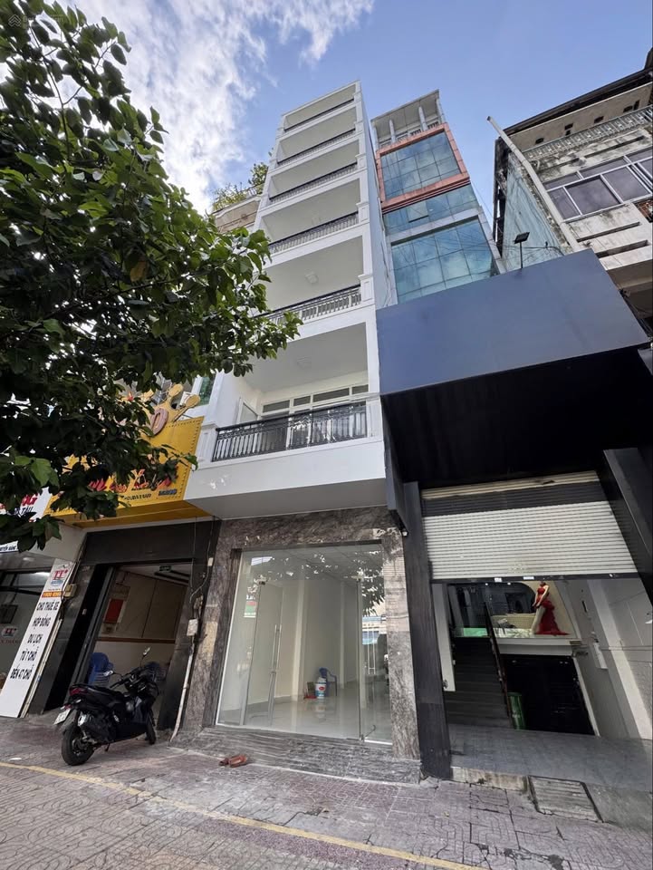 Tòa nhà mặt tiền Trần Phú Q5 112m² giá thỏa thuận - Cơ hội đầu tư lý tưởng!