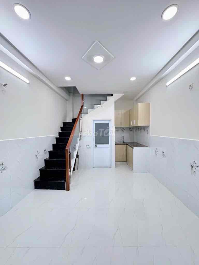 Nhà nhỏ xinh 3 tầng gần Bình Long, 19m² giá 2.65 tỷ - Sổ hồng riêng hoàn công