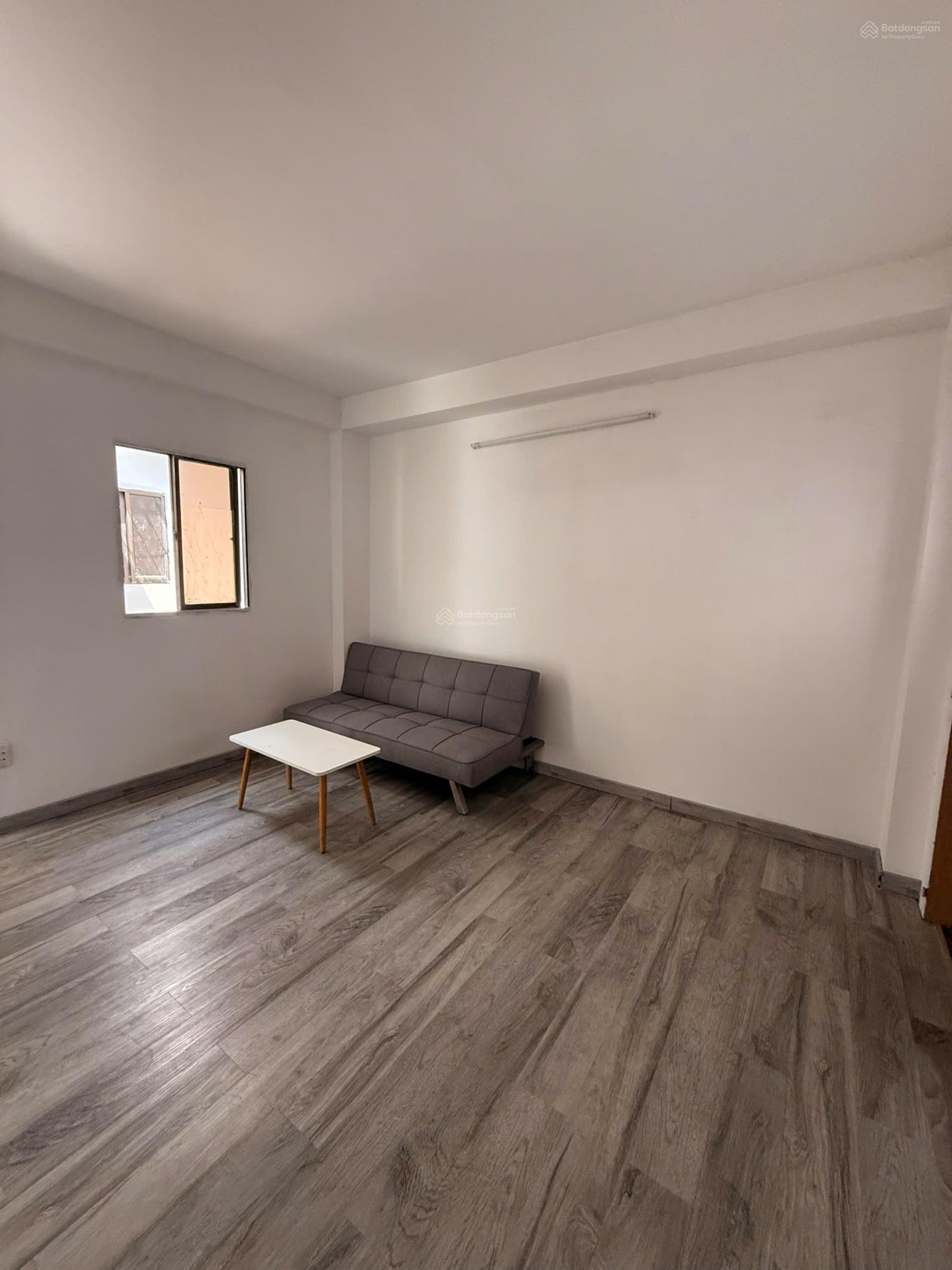 Nhà cho thuê 3 tầng Đinh Tiên Hoàng, Q1 - Giá chỉ 17.5 triệu!