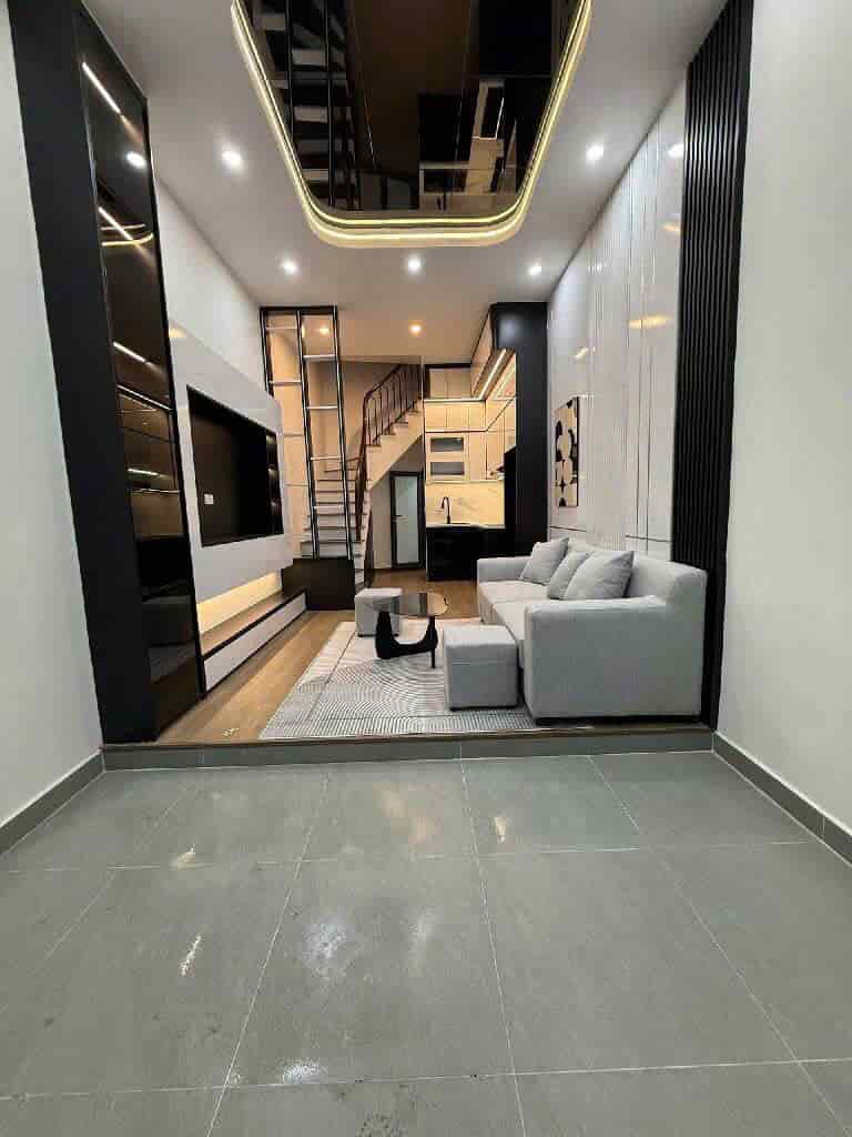 Nhà mới 5 tầng Kim Mã 31m² giá 8.29 tỷ - Thiết kế hiện đại, nội thất gỗ cao cấp!