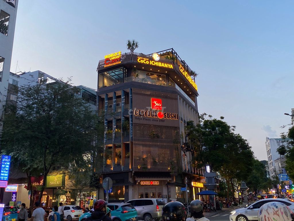 Cho thuê mặt bằng góc 2 mặt tiền Lê Thánh Tôn, Bến Thành, Quận 1 - Diện tích 110m², giá 80 triệu/tháng - Sẵn sàng nhận nhà!