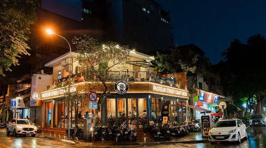 Cho thuê mặt bằng kinh doanh góc 2 mặt tiền Pasteur, Quận 1 - 220m² giá 100 triệu/tháng