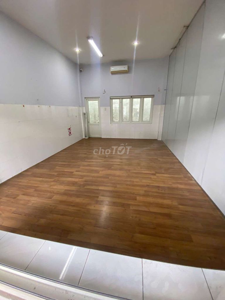 Phòng cho thuê siêu rộng mặt tiền Linh Trung 30m² giá 3.5 triệu - Phù hợp nhóm bạn và gia đình!