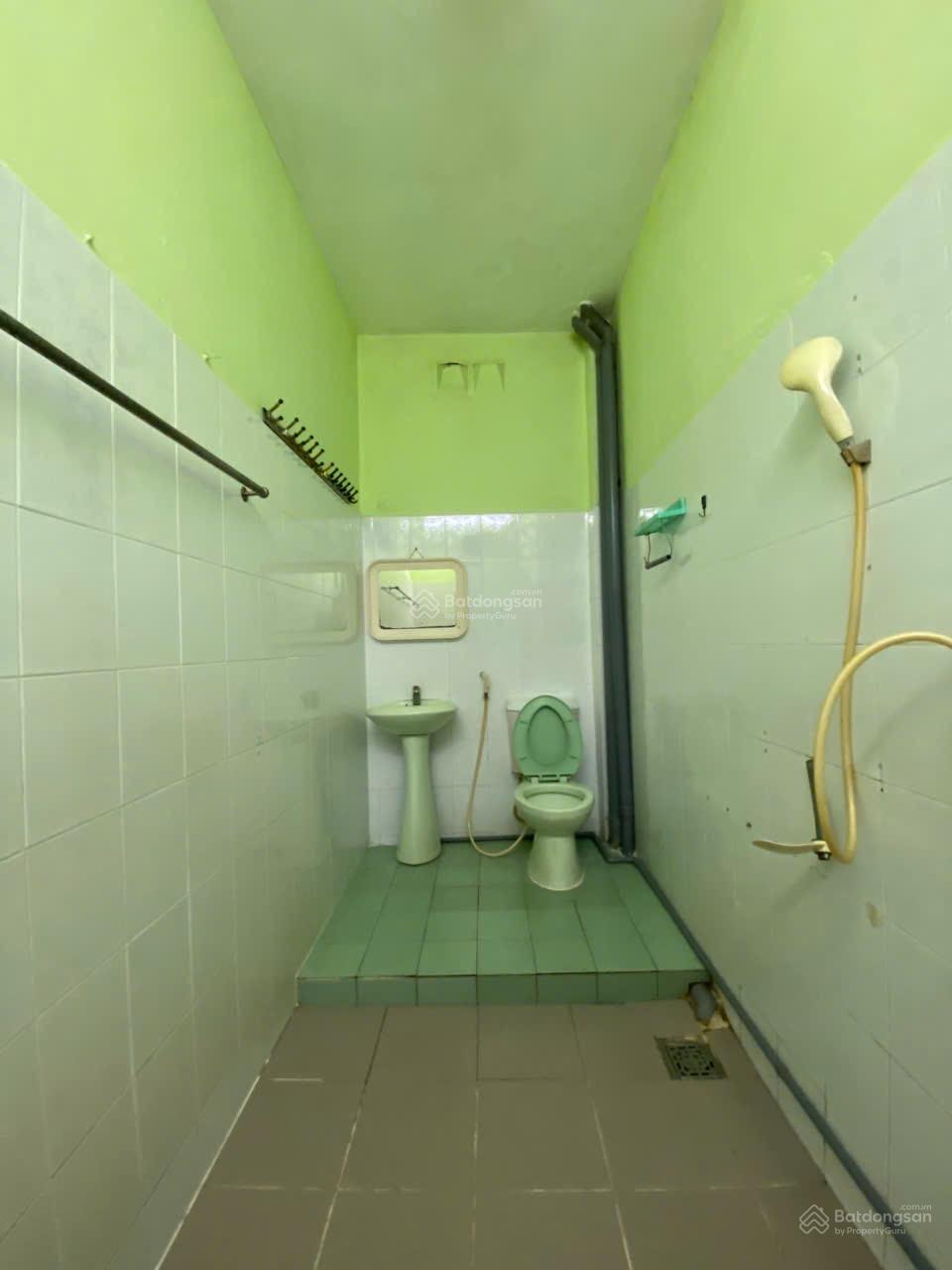 Cho thuê nhà riêng 4PN, 2WC, 130m2 chỉ 12 triệu VND tại 100 Bình Thới, Q11, HCM - Không gian sống lý tưởng!