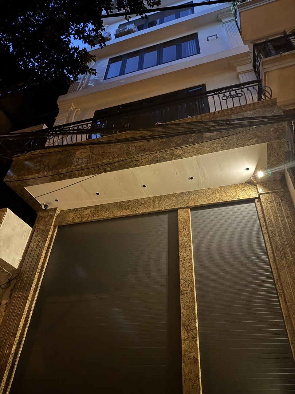 Tòa nhà 8 tầng Bạch Mai - 80m² - Giá 29 tỷ - Phân lô cực đẹp, thang máy, gara ô tô