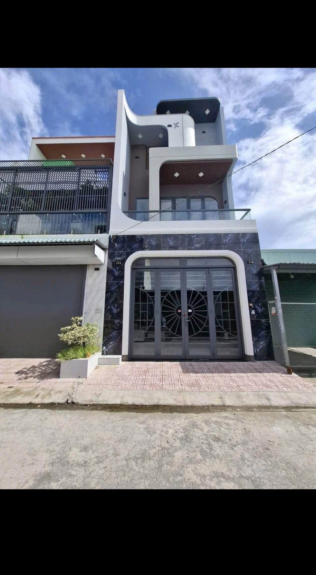 Nhà 1 trệt 1 lầu Thị Trấn Bến Lức 100m² giá 1.2 tỷ - Dọn vào ở ngay!