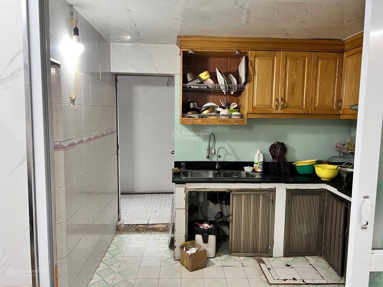 Nhà cho thuê tại ngõ 495 Nguyễn Trãi, Thanh Xuân 240m² - Ô tô vào tận nhà, an ninh tốt!